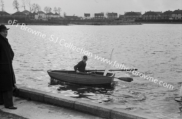 MODEL YACHT RACING ON THE LOUGH